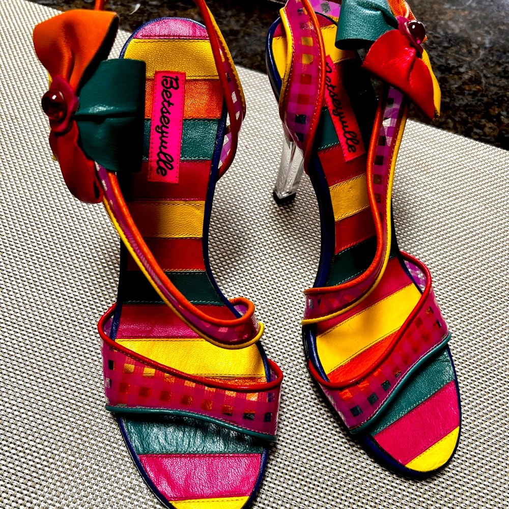 Women’s shoes- Betsy Johnson ( betsyville) heels size 8m